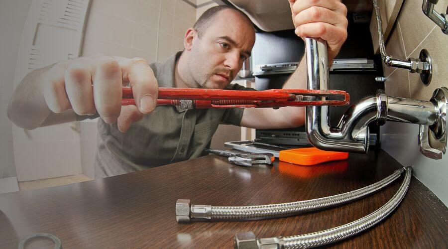 Expert burst pipe repair services in Erbacon, WV